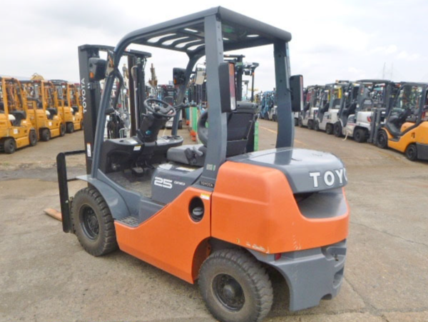 Toyota 25t cu 4